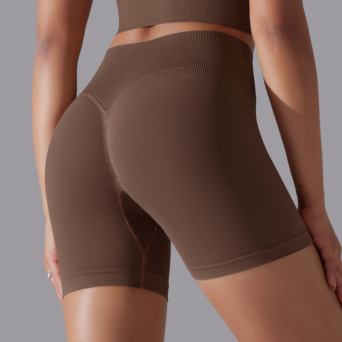 Seamless High-Waist Peach Lift Yoga Shorts – High-Stretch, 3-Inch Fit