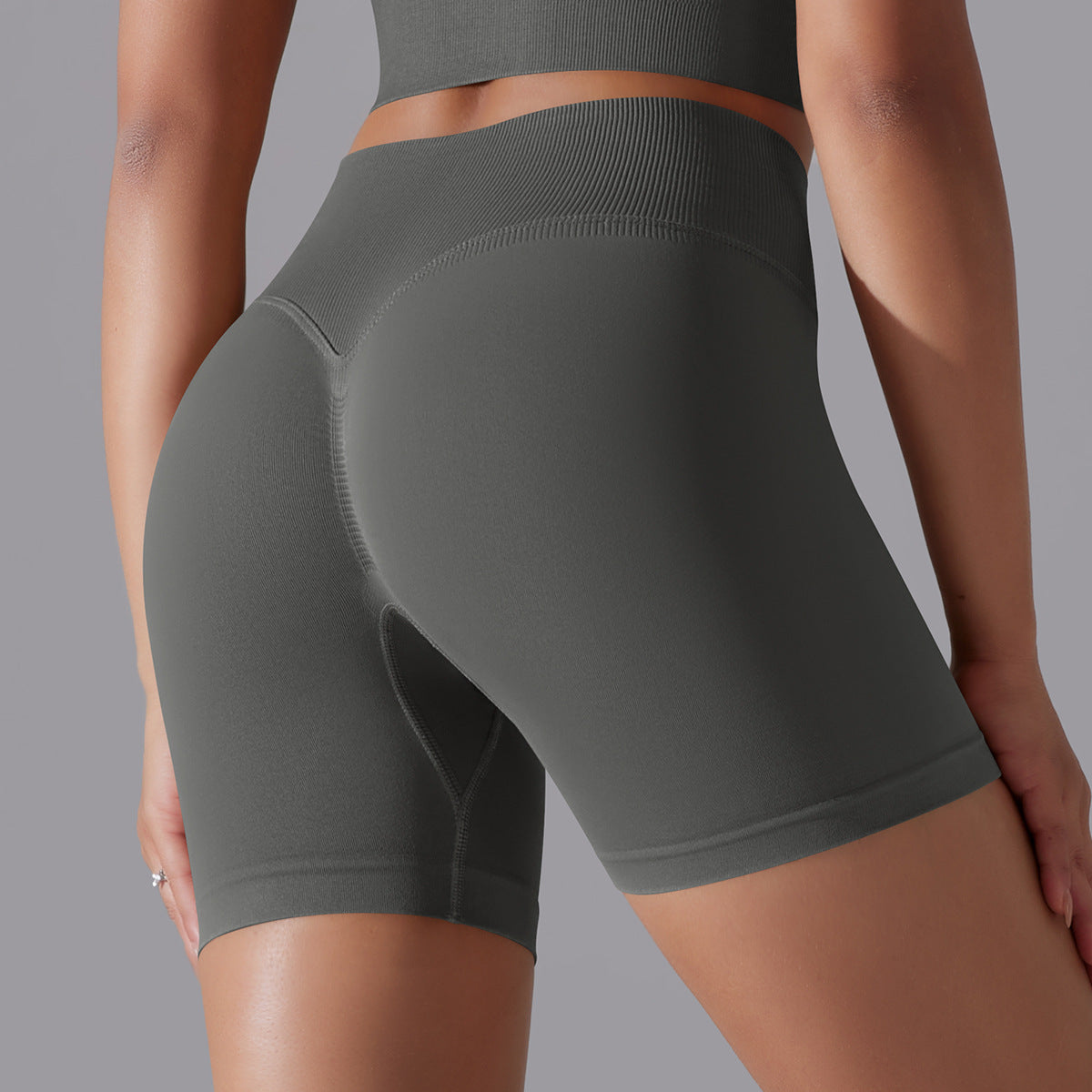 Seamless High-Waist Peach Lift Yoga Shorts – High-Stretch, 3-Inch Fit