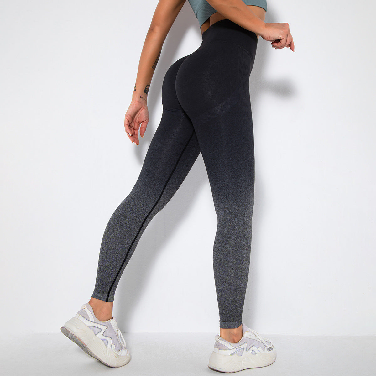 Seamless Gradient Smiley Yoga Leggings – Tight Fit & Peach Lift