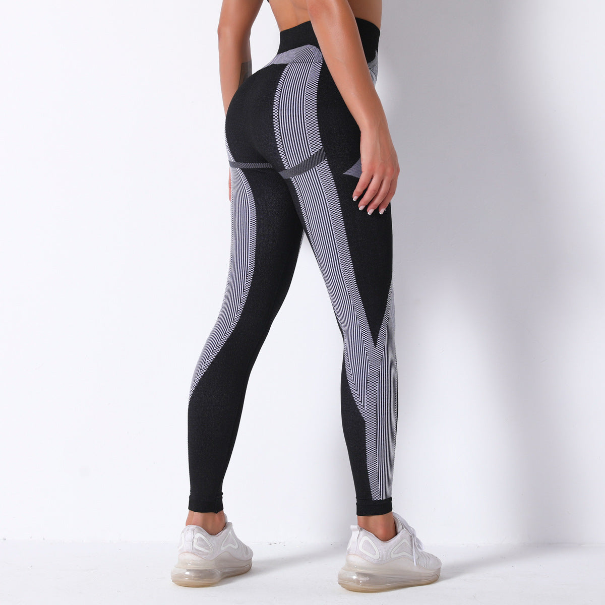 Seamless Knit Breathable Stripe Yoga Leggings – Moisture-Wicking Fit